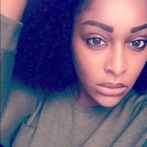 Meet your Posher, Lawayashika